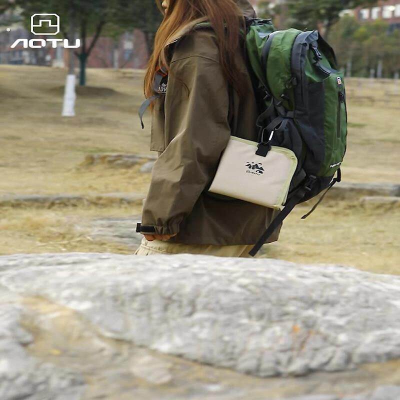 户外折叠坐垫可携式随身小地垫公车公园隔凉防潮垫垫牛津布厚座垫