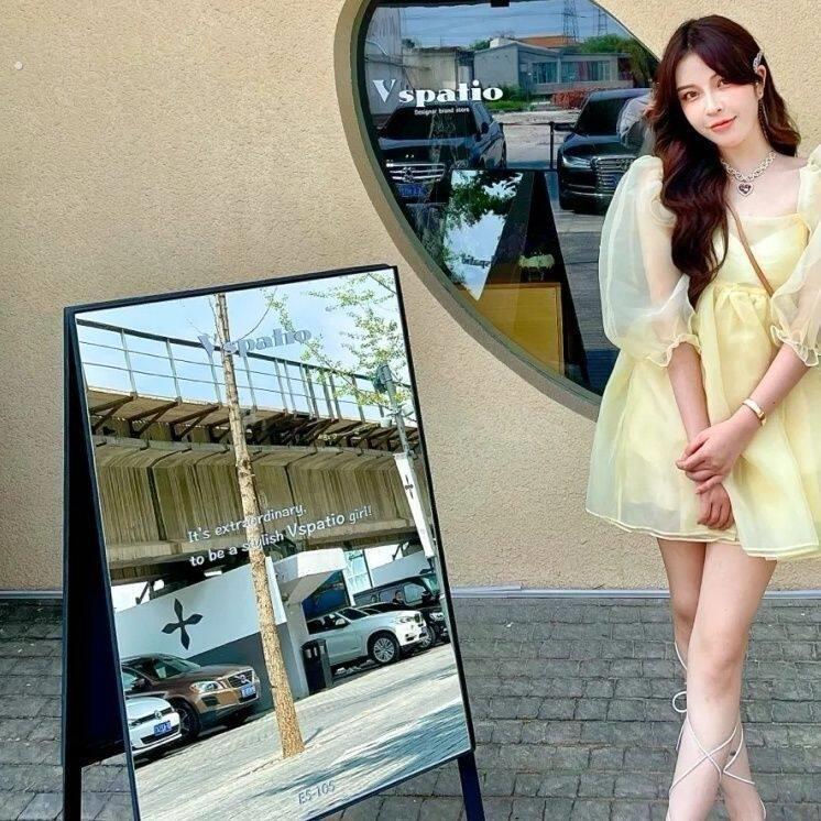 韩国镜面落地牌服装店全身镜网红镜子招牌户外商铺门口广告打卡牌
