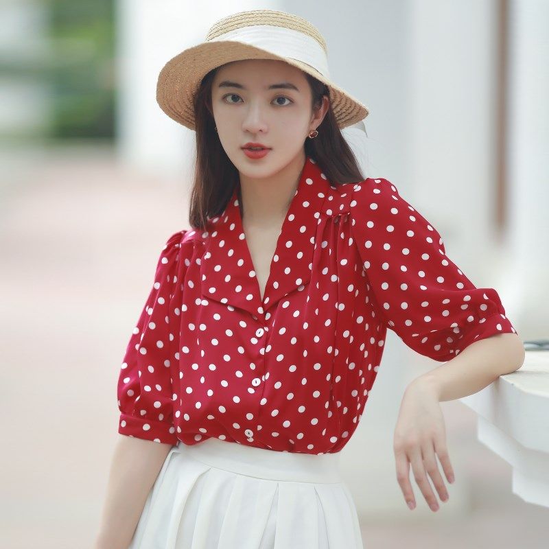 JUJU定制复古港风红色波点短袖上衣2023新款西装领雪纺衬衫女夏季