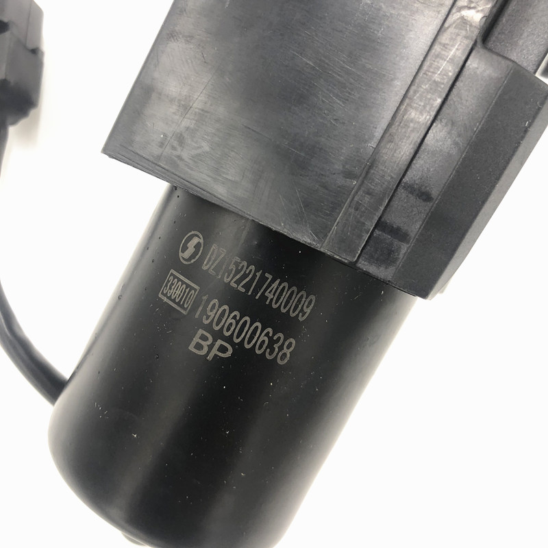 适用陕汽德龙新M3000雨刷器电机雨刮电机刮水电机DZ15221740009