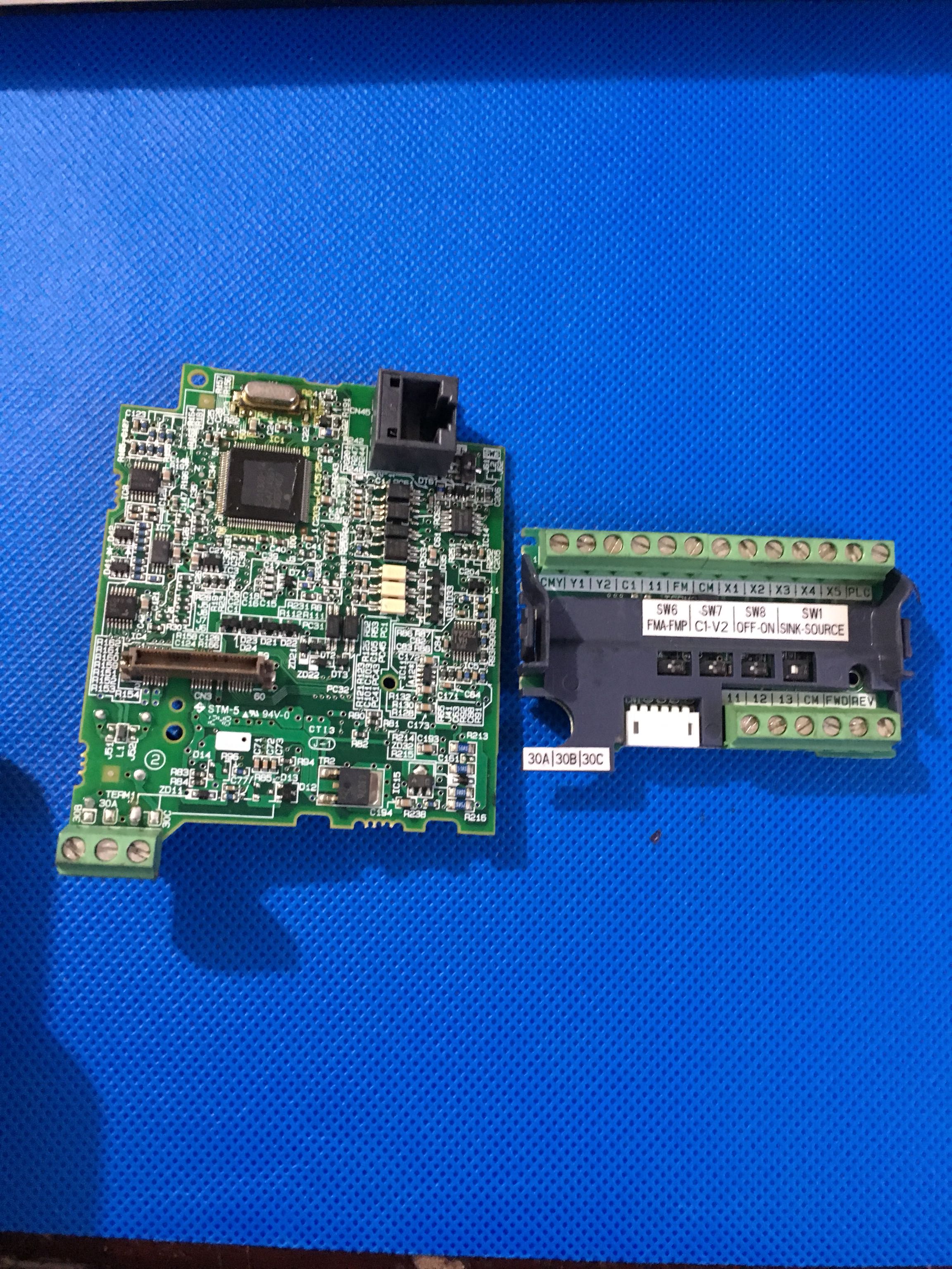 SA537777-01富士变频器E1S系列控制板cpu板端子主板5.5-7.5-11kw