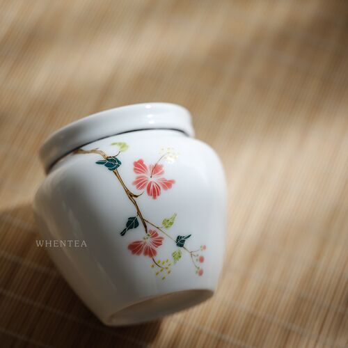 闻说景德镇市纯手绘小号茶叶罐 朱槿迷蝶釉下彩 陶瓷迷你茶仓