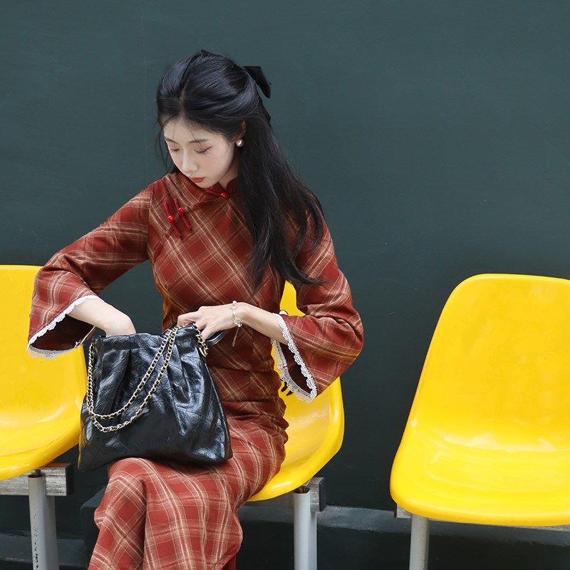 橘子秋改良旗袍新中式2024新款秋冬倒大袖格子国风年轻款少女修身