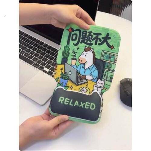 马年护腕滑鼠垫创意搞怪牛马情绪公告牌护腕垫加厚防滑托掌游戏垫