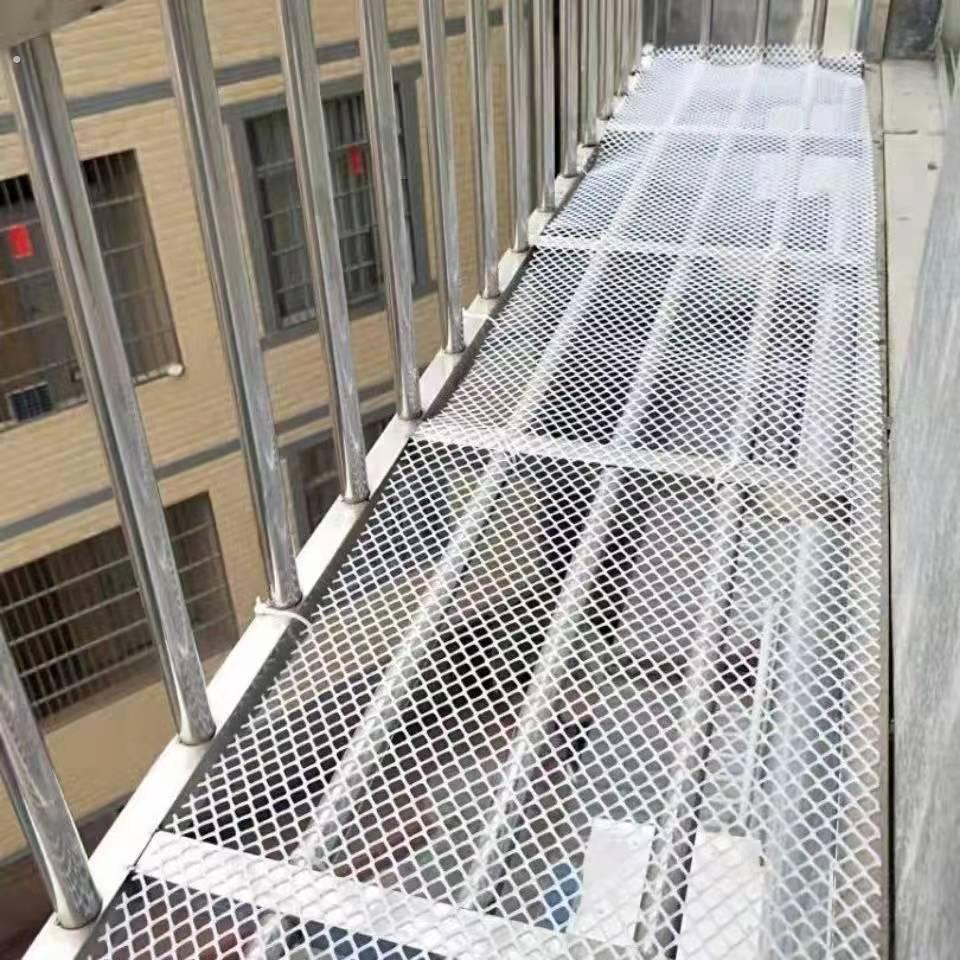 阳台晒物网阳台防护网加厚防坠落网防漏网塑料平网宠物漏粪垫网格图片