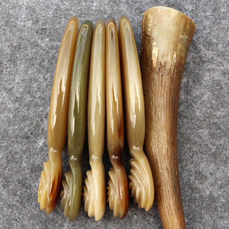 天然精品牛角梳加厚款家用可携式雕花头部按摩梳清洁头皮长约15厘