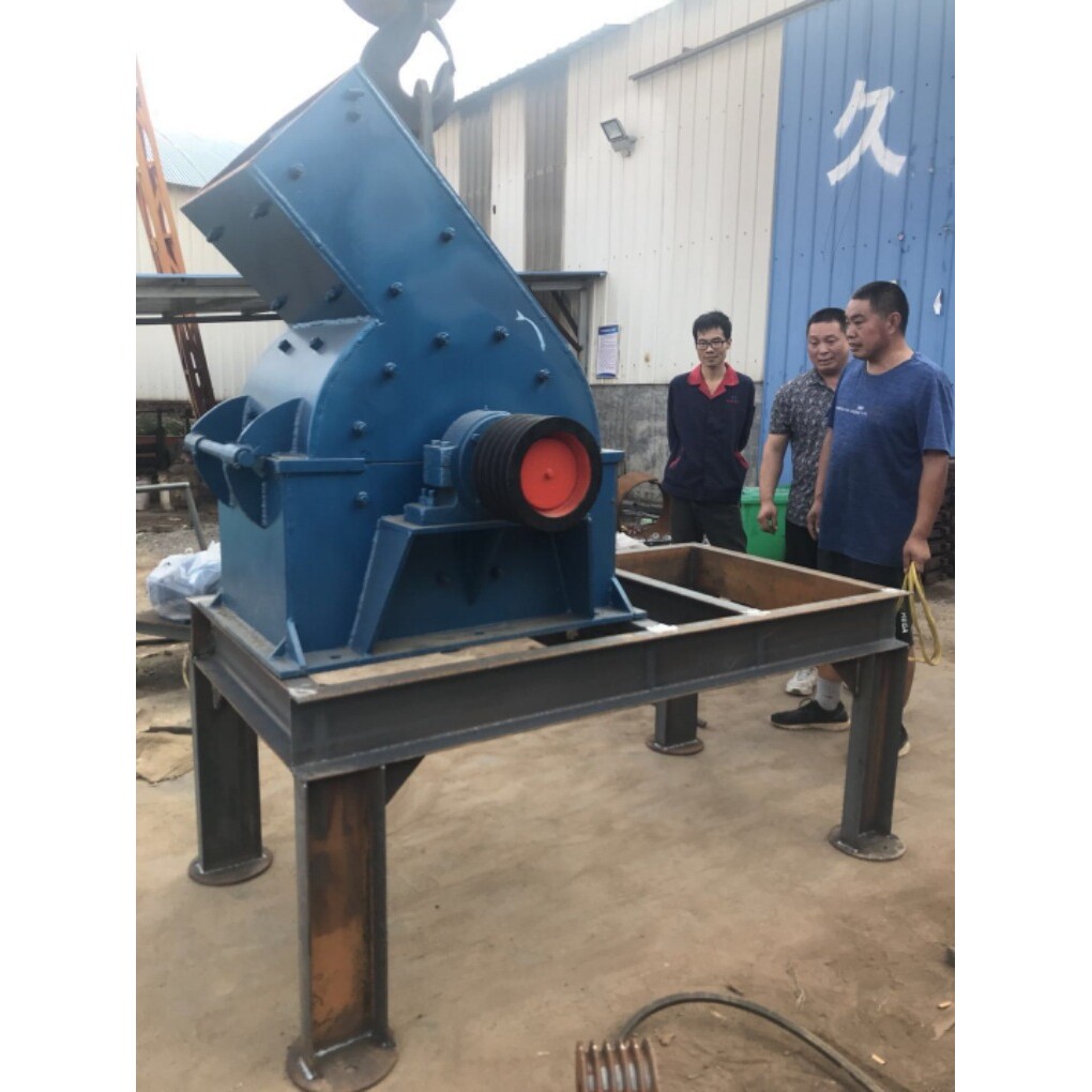 厂家供应高效粉碎机，大型锤式破碎机，高锰钢衬板合金锤头碎石机