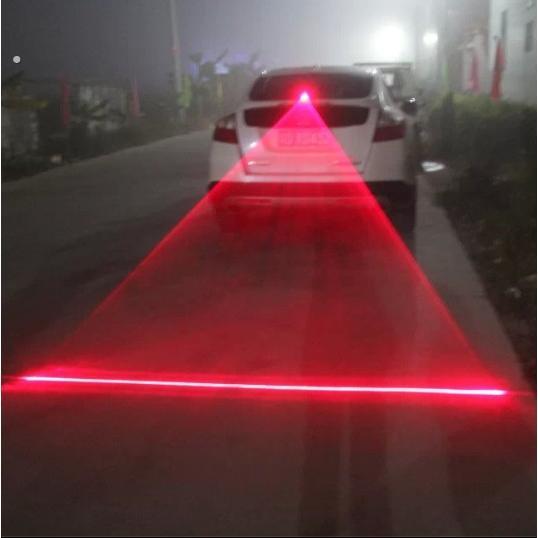 车尾雷射灯汽车用防追雾尾红外线机车改装投影灯防撞一字装饰灯