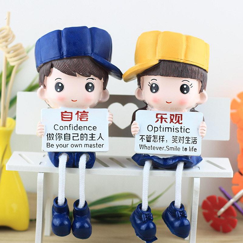 可爱励志吊脚娃娃客厅墙壁卧室房间装饰品树脂情侣摆件毕业季礼物