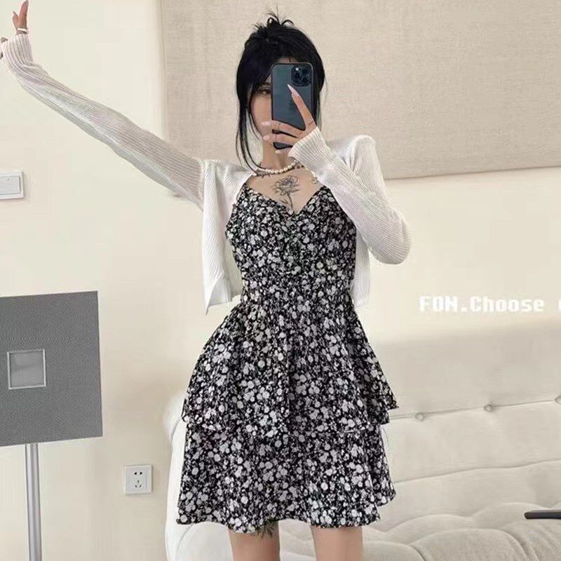 吊带碎花连衣裙女2024年夏季网红性感显瘦蛋糕裙防晒开衫两件套潮