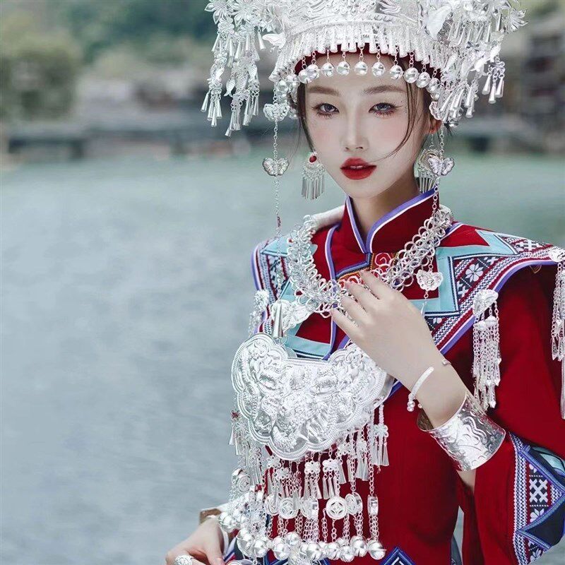 新款超低价苗族影楼少数民族民族特色摄影服装盛装演出舞台旅拍。