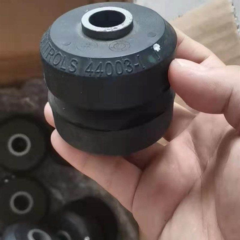 挖掘机配件卡特305.5专用发动机减震垫机脚胶卡特307新款减震胶垫