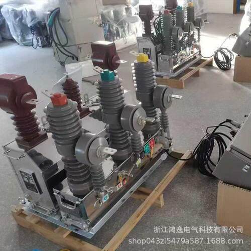 10界kv压真空断路器Z144W2-12FG3/630一二次合智融能柱上分开关