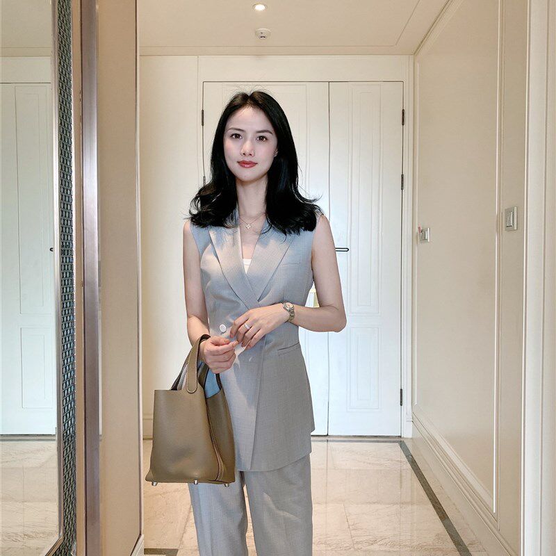 新款浅灰无袖西装右侧褶皱设计九分裤套装女