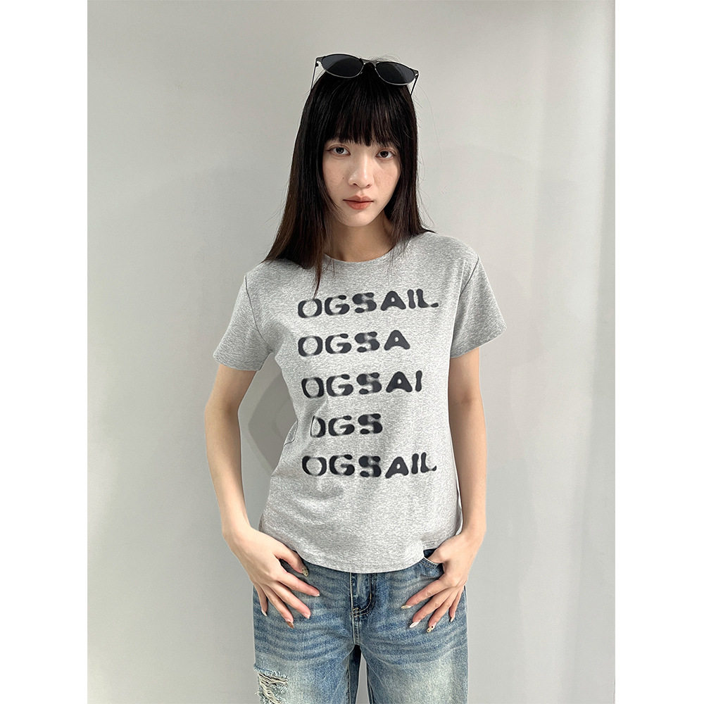 夏季十三行新品通勤风上衣女 设计感字母短袖女生