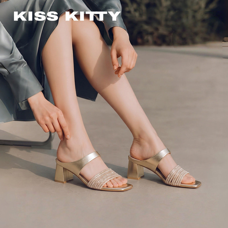 KISS KITTY时尚水钻一字带粗跟高跟凉鞋女外穿甜妹女士峰浅口女鞋