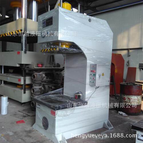厂家专业定制小型液压机30t柱油压机多功能臂压力机