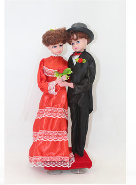 婚庆结婚用品 婚车娃娃一对 情侣公仔婚房布置婚车装饰道具