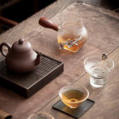 馨玉坊耐热玻璃锤纹公道杯实木侧把公杯镶锡花茶海分茶器茶道配件