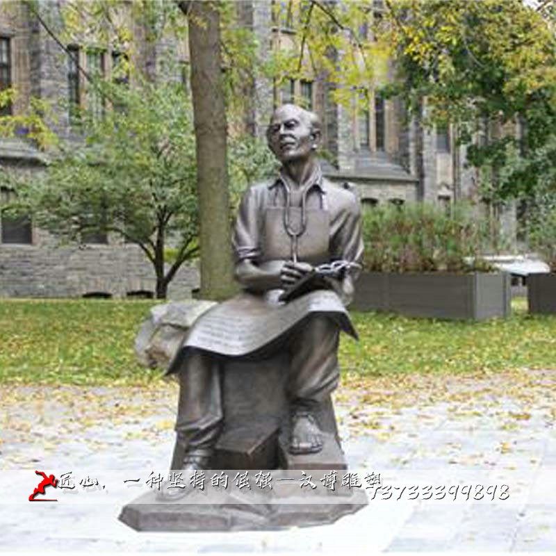 定制大型城市人物主题雕塑玻璃钢仿铜白求恩人物雕像公园景观雕塑