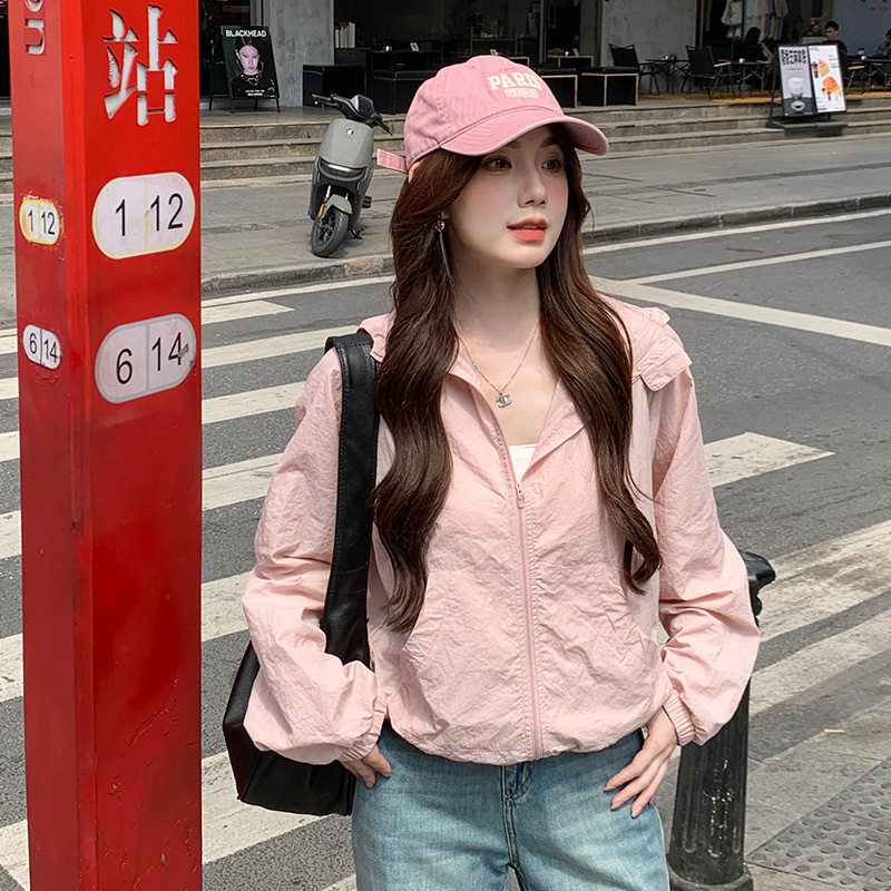 粉色工装冲锋衣女夏季轻薄户外徒步连帽登山服外套宽松速干防晒衣