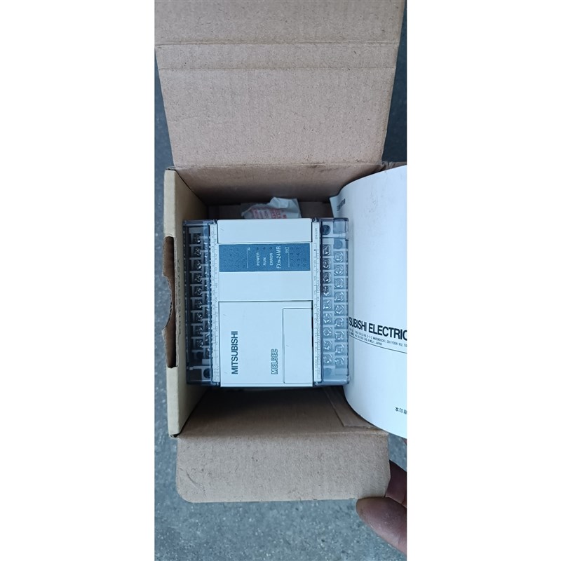 FX1N-24MR 正品 包装盒不在了 随便找了一个!