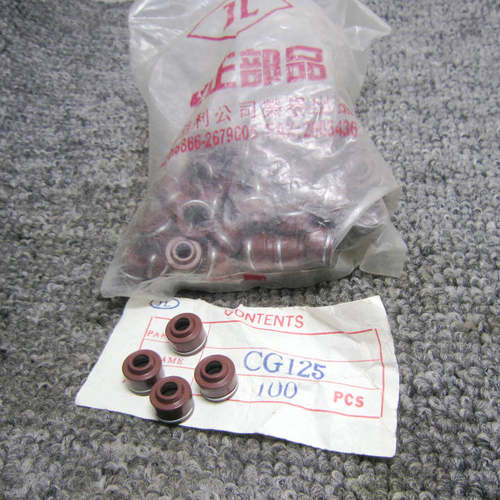 进口幼兽C70 WIN100 CB125T CG125气门油封