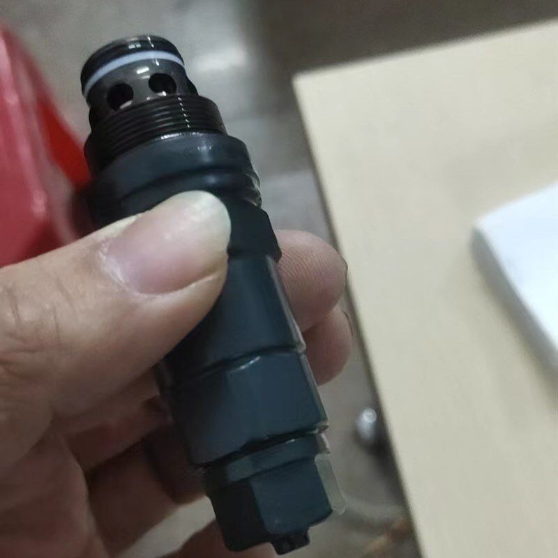 新源轮胎挖掘机配件胶轮75机械原装伊顿分配阀二次溢流阀调压阀组