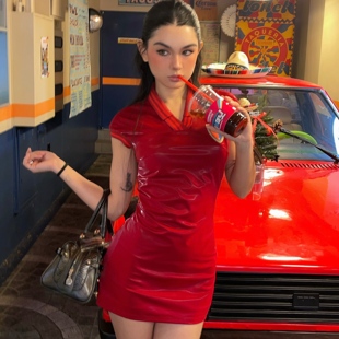 ICVIBE 圣诞系列·Jennie红色液态乳胶裙