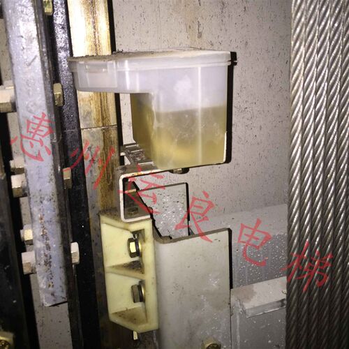 日立电梯对重架导轨新款爪型油杯支架油杯安装支架尼龙导靴支架