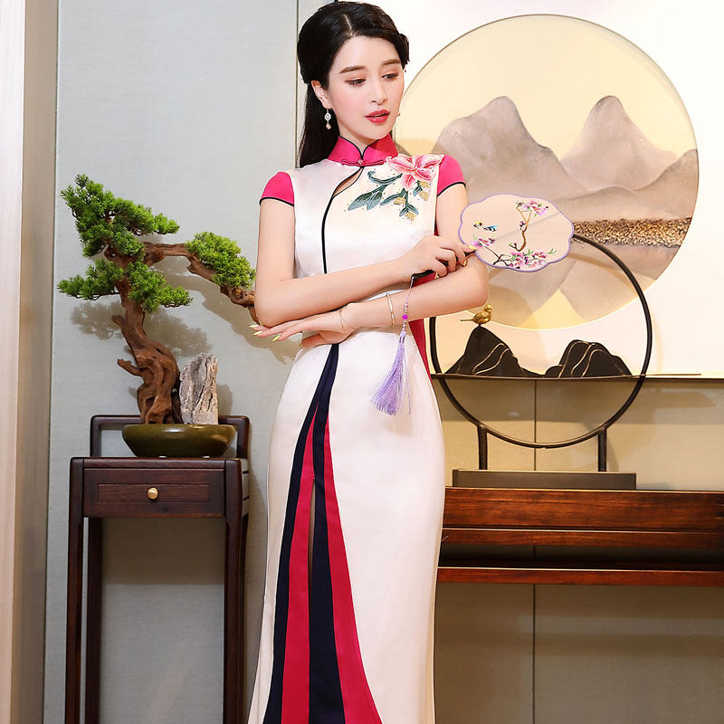江南春天旗袍2021年新款高端走秀旗袍年轻款长款大码收腰演出服女