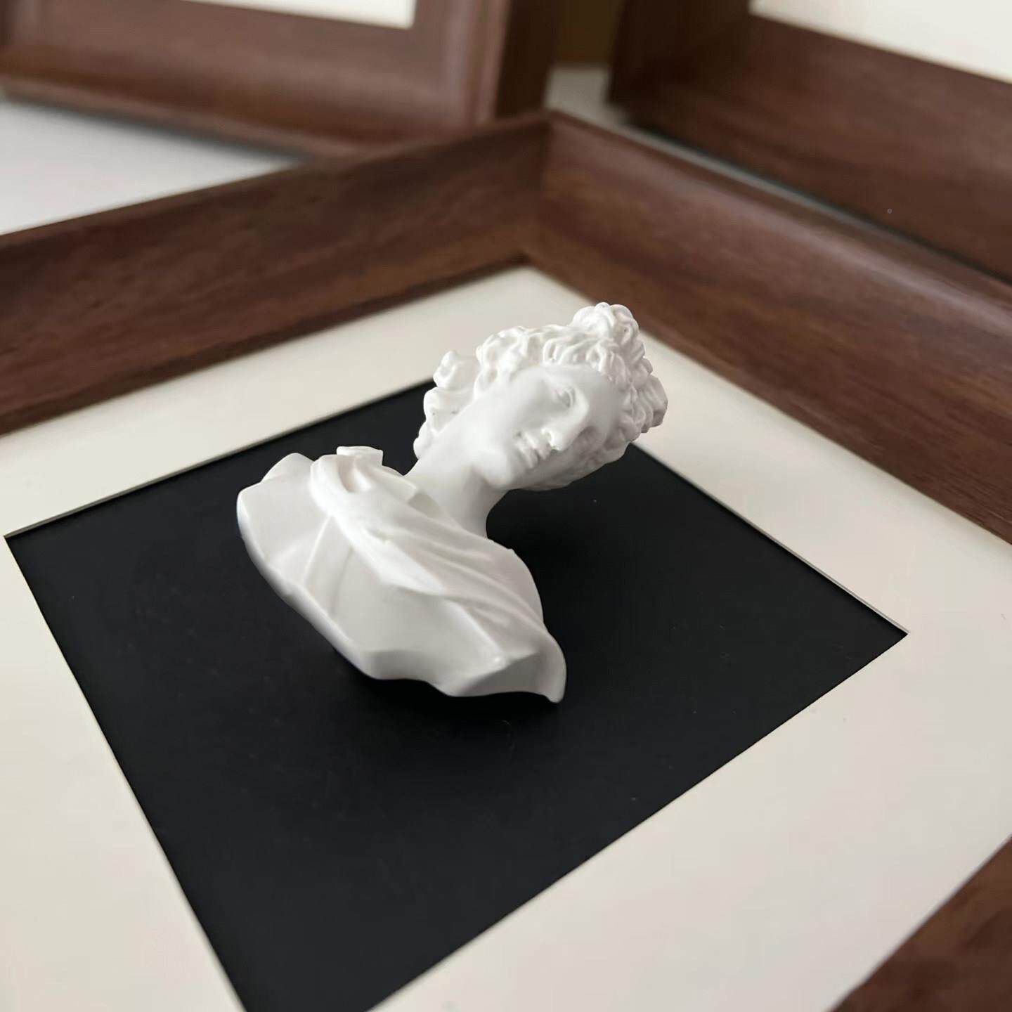 DHY法式极简风装饰画室小餐厅氛围挂画卡纸膏人物覆古感卧立体壁