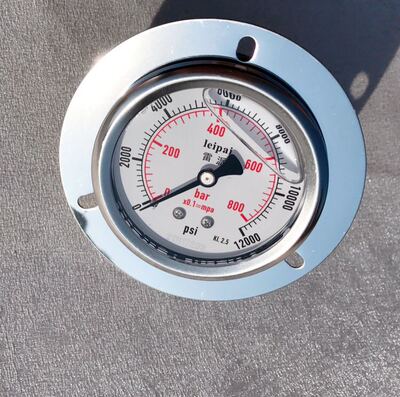 嵌入式油压表 带三孔固定圈 压力800bar 12000psi 80mpa 直径60mm