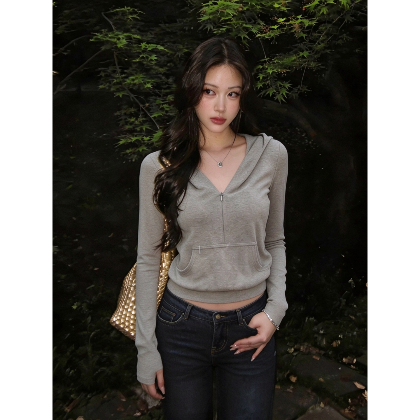 韩系辣妹穿搭设计感连帽上衣女修身短款修身长袖卫衣秋冬口袋外套