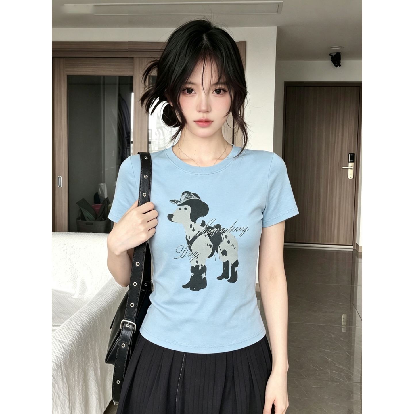 天蓝色斑点狗印花短款T恤女夏季修身正肩小个子辣妹紧身短袖上衣