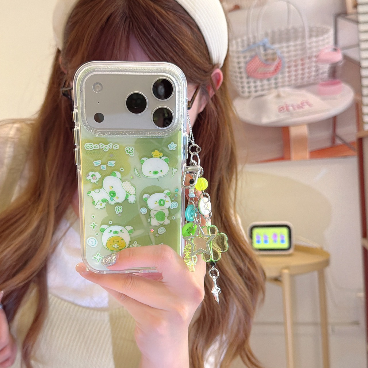 ins涂鸦四叶草轻松熊适用苹果17ProMax手机壳iPhone16小众15新款14高级感13手链保护套女小清新