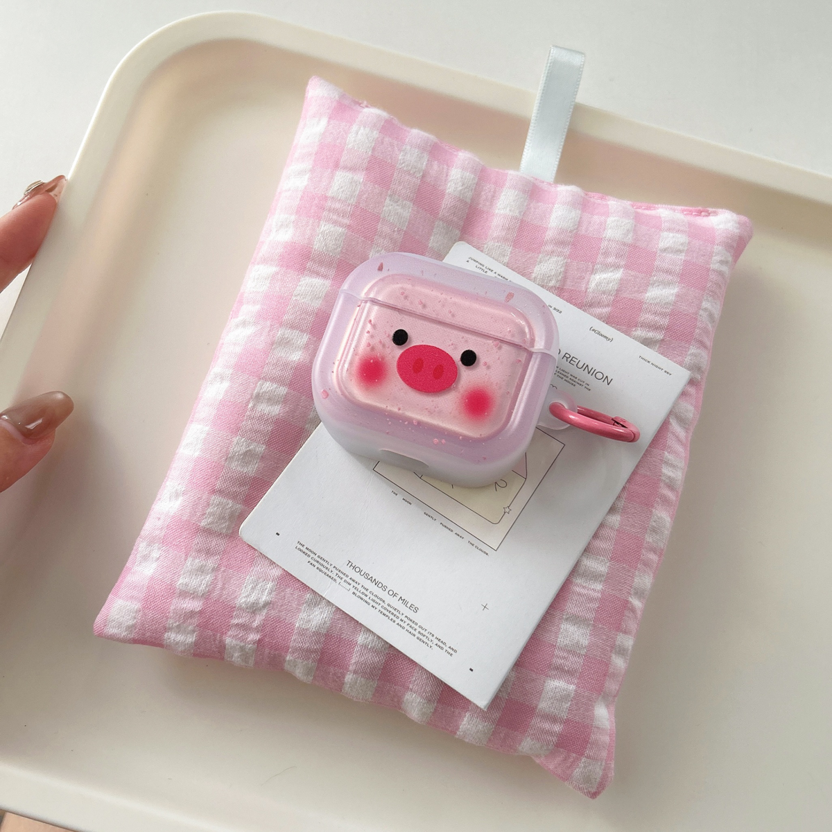卡通腮红小猪毛绒挂件苹果airpods4蓝牙耳机壳适用airpodspro3防摔盒12代可爱女AirPods3代保护套Pro硅胶软壳