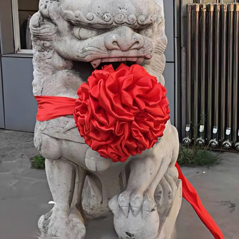 大红花球亮面软绸缎布狮