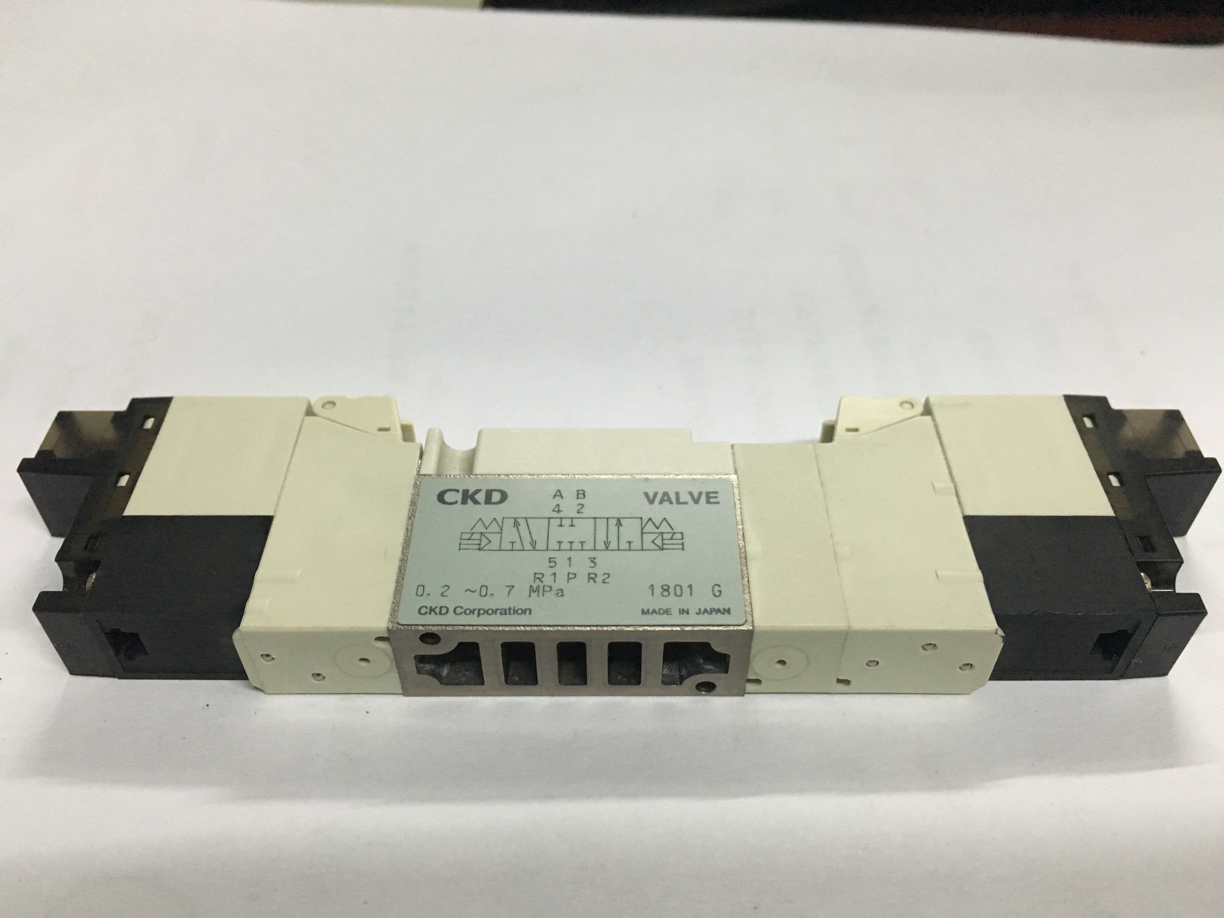 4GA139-E2现货CKD三位五通中封式电磁阀原装正品当天发货