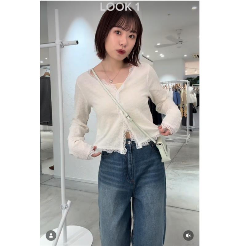 kas2026春夏 立体A肌理感蕾丝拼接V领甜美小衫