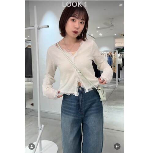 kas2026春夏 立体A肌理感蕾丝拼接V领甜美小衫