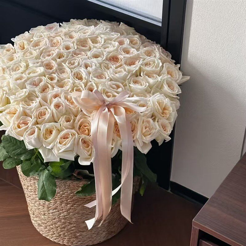 七夕新款巨型草编花篮抱抱桶鲜花包装盒99朵玫瑰花束diy包装资材