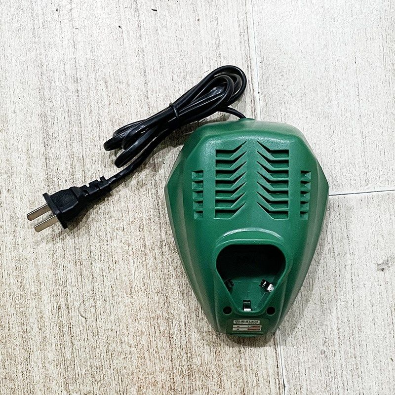 老A 原装配件 12V标准型锂电钻充电器吹吸尘器充电器LA712112-TC
