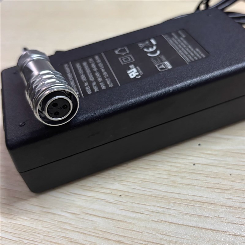 富华UE 12V5A电源配接器12V5.42A 65.04W威浦SF12三孔插头电源线
