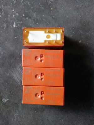 RT424024  RT424012   泰科拆机继电器 8脚  8A