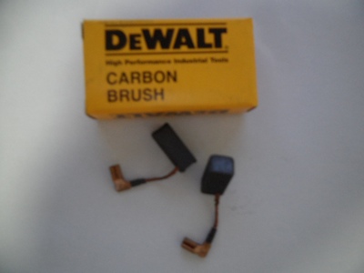 原装得伟角磨机824碳刷DWE8100T 电动工具DW830 125碳刷 得伟100