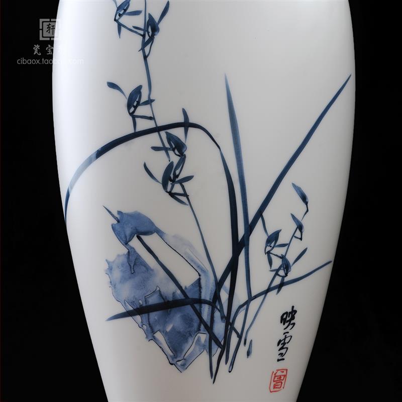 手绘兰花陶瓷羊脂玉瓷花瓶德化曾映雪大师家居客厅办公室花瓶摆件