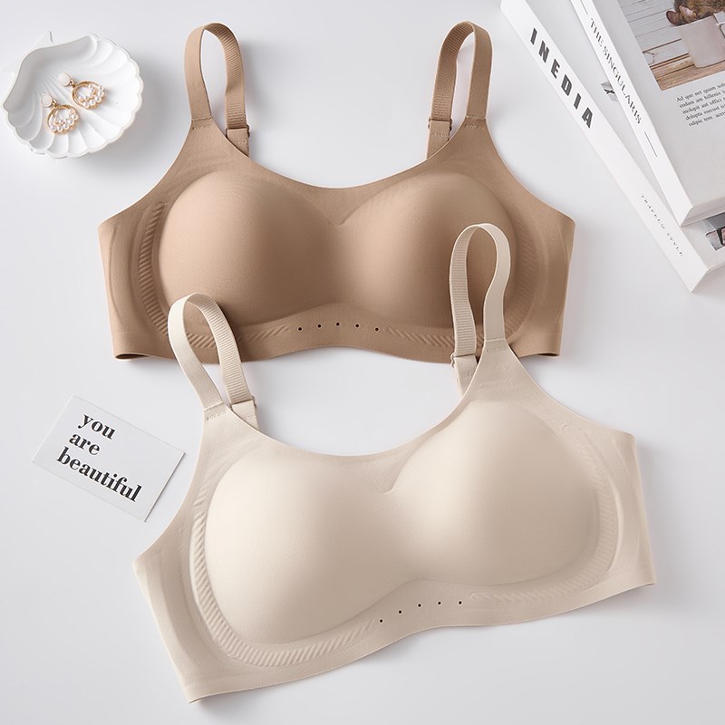 粉底液隐形内衣女k小胸聚拢软支撑收副乳防下垂磨毛保暖无痕文胸