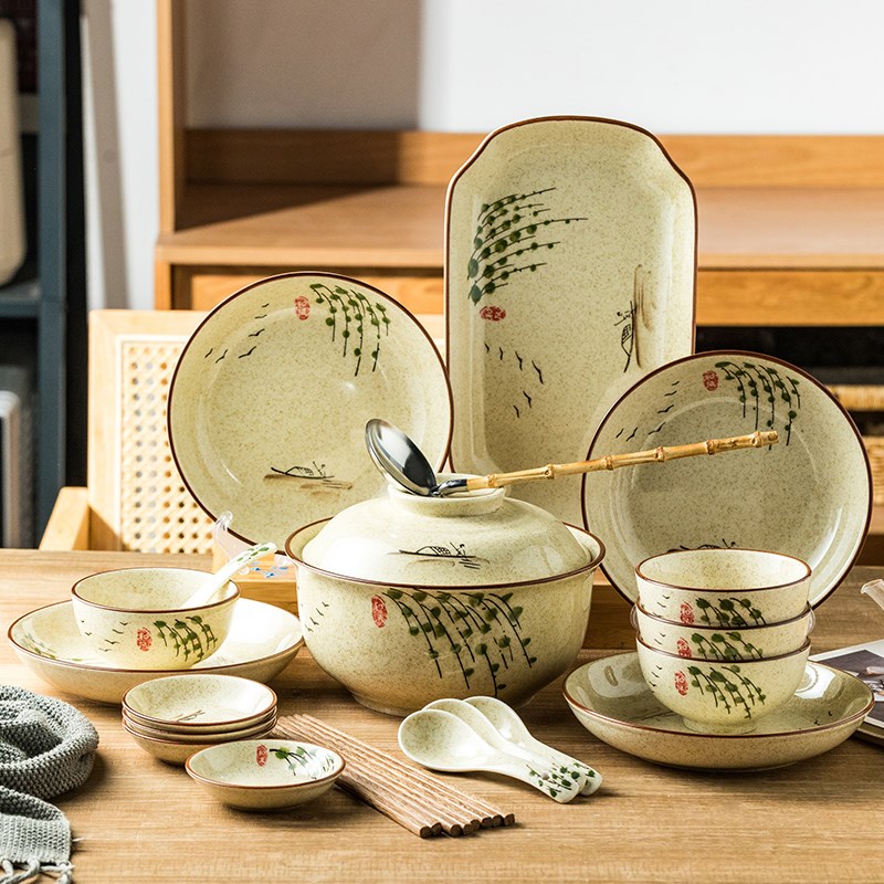 小清新舒适陶瓷餐具高级感情侣家庭个人碗碟盘组合瓷器配套套装