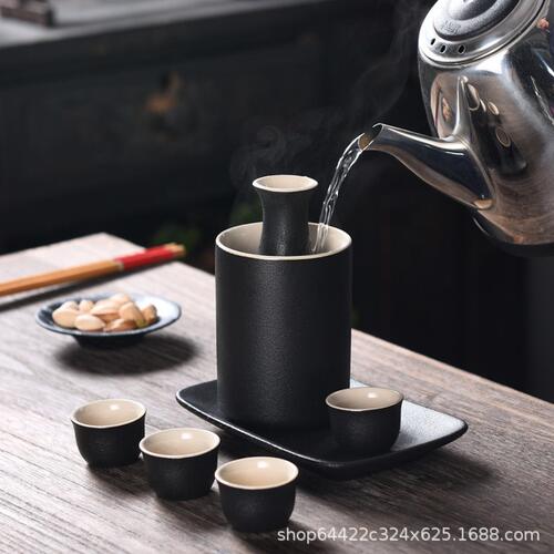 甄选日式陶瓷酒具一壶四杯六杯烈酒温酒器 白酒分酒器带盘 定 制